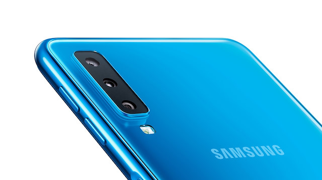 Katlanabilir telefon Samsung Galaxy F'de üç arka kamera yer alabilir