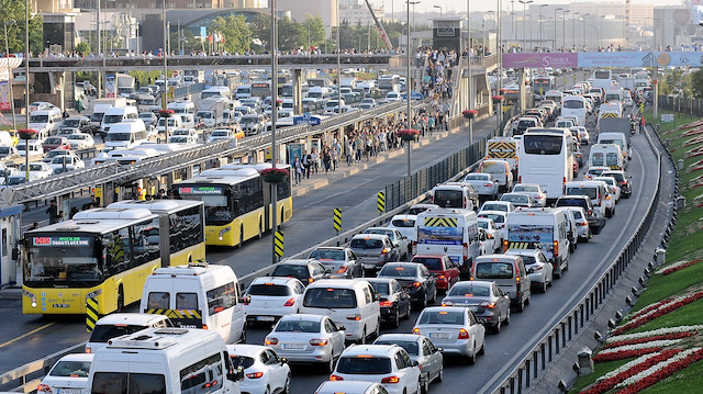 Trafikteki taşıt sayısı arttı.