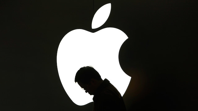 Apple 20 yıl sonra ilk defa gelir beklentisini düşürdü. 