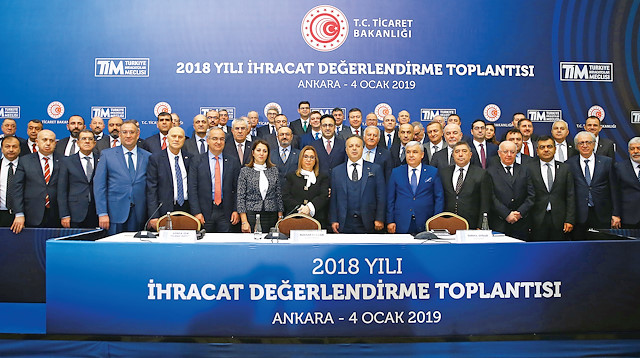 2018 Yılı İhracat Değerlendirme Toplantısı hatıra fotoğrafı