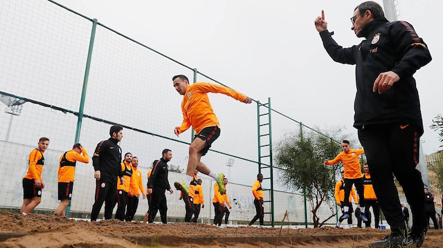 Galatasaray'ın yeni İtalyan kondisyoneri Alberto Bartali, sarı kırmızılılardaki ilk idmanını kumda gerçekleştirdi.