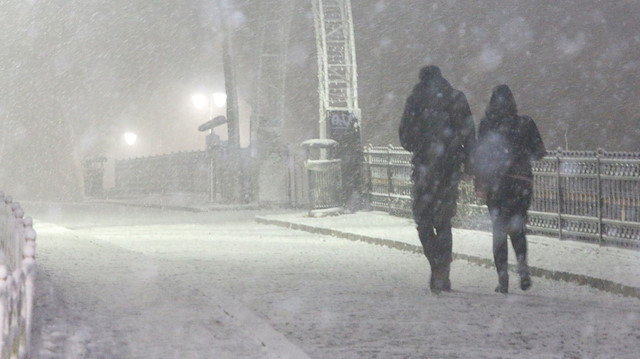 İstanbul'da kar etkisini gösterdi.