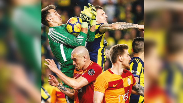 Fenerbahçe ve Galatasaray derbisi