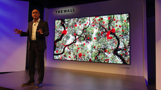 Samsung'un modüler dev ekranı The Wall.