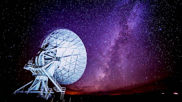 Radyo sinyallerinin galaksimizin 1.5 milyar ışık yılı ötesinden geldiği belirtildi. 