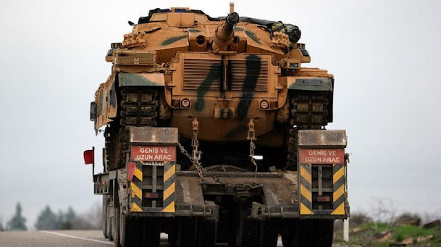 ​
الجيش التركي يعزز قواته على الحدود مع سوريا