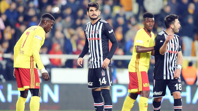 Fatih Aksoy, bu sezon Beşiktaş'ta zaman zaman forma giymiş ve Şenol Güneş'in alternatifleri arasında yer almıştı.