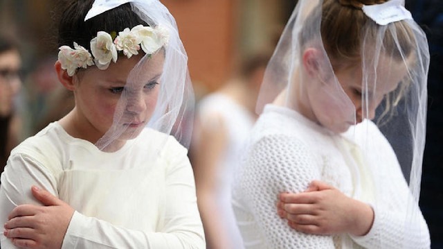 ABD'de son 15 yılda evlenen 200 binden fazla çocuk var.

