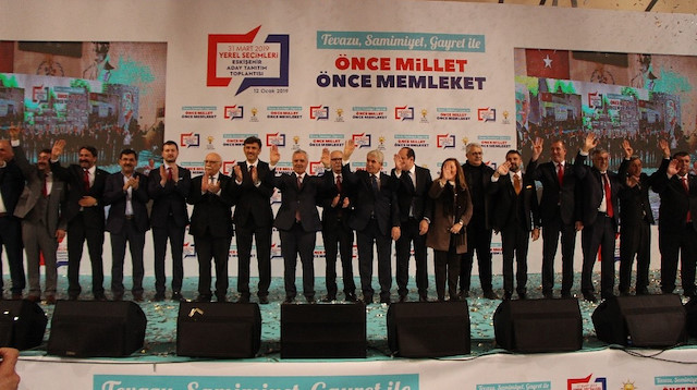 14 ilçe belediye başkan adayı düzenlenen törenle tanıtıldı.