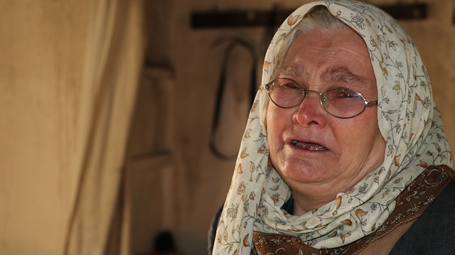 ​Evi yanan yaşlı kadın Şehri Çukur yardım bekliyor.