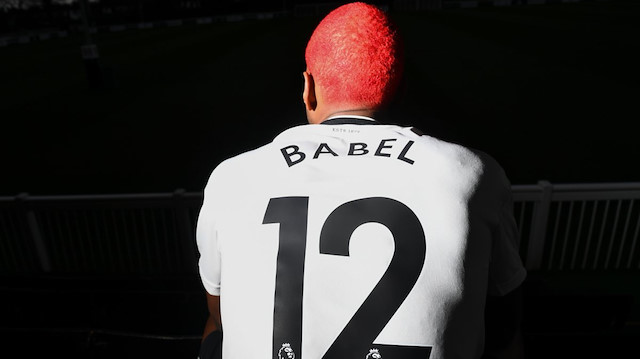 Ryan Babel, Premier Lig takımlarından Fulham'da 12 numaralı formayı giyecek.