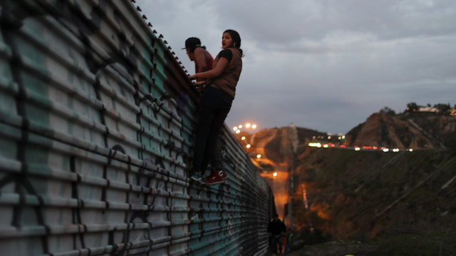 Orta Amerika'dan ABD'ye giden göçmen akını yola çıktı.