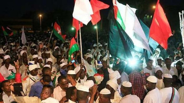 مصادر طبية: 13 إصابة في الاحتجاجات الليلية بالعاصمة السودانية