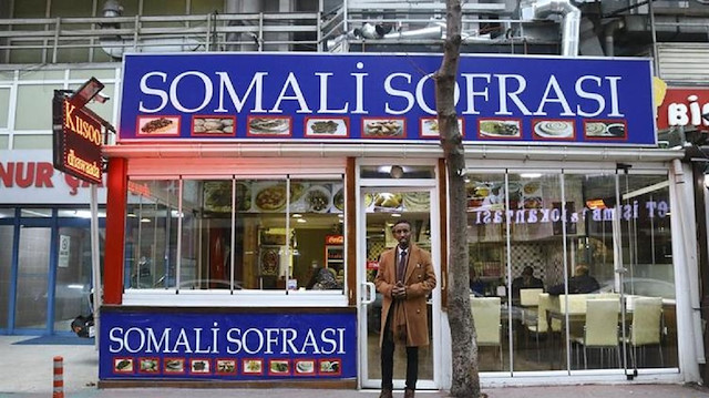 طلاب صوماليون يفتتحون مطعماً لمأكولاتهم في أنقرة