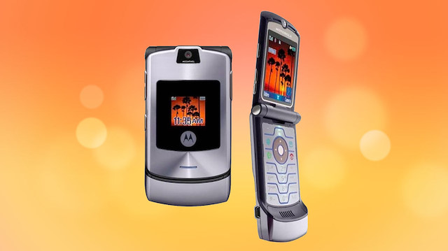 Motorola RAZR katlanabilir akıllı telefon olarak geri dönebilir