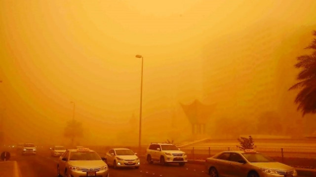 مصرع 5 أشخاص وإغلاق 4 موانئ جراء عاصفة ترابية بمصر