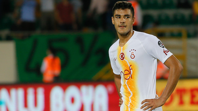 Galatasaray'ın 18 yaşındaki savunma oyuncusu Ozan Kabak, 11 milyon euro karşılığında Stuttgart'a transfer oldu.