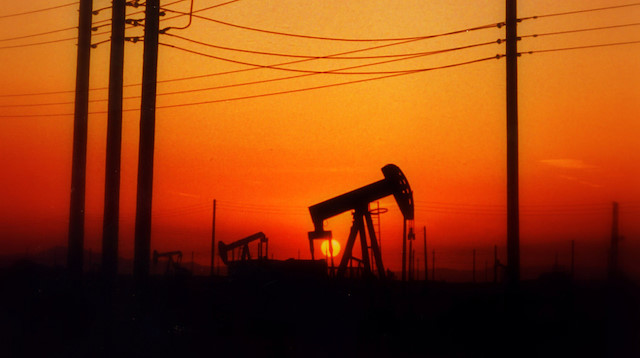 ABD'de haftalık petrol stokları 2,7 milyon varil artış gösterdi.