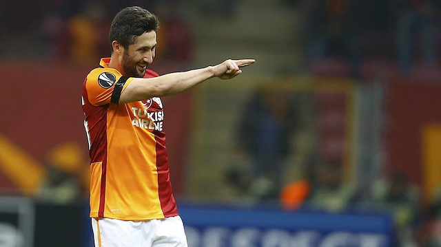 Sabri Sarıoğlu, Süper Lig'de şu ana kadar 383 maçta forma giyerken, bu maçlarda 14 gol ve 42 asist üretti.