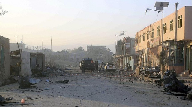 Afganistan'da Logar Valisi Muhammed Enver İshakzey'in konvoyuna bombalı saldırı düzenlendiği bildirildi.