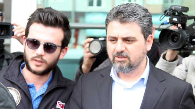 Sami Boydak havalimanında gözaltına alındı.