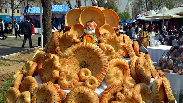 الخبز في أوزباكستان.. سيد المائدة المقدس