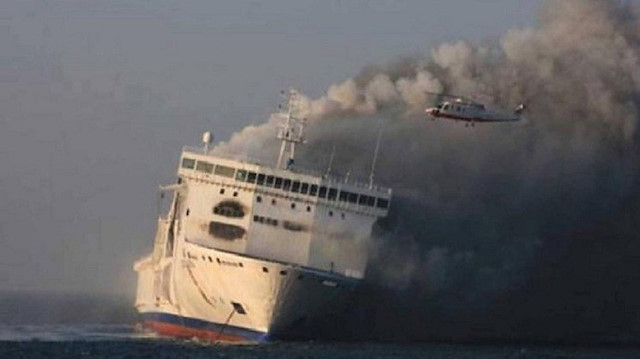 احتراق سفينتين في البحر الأسود على متنهما 31 شخصا