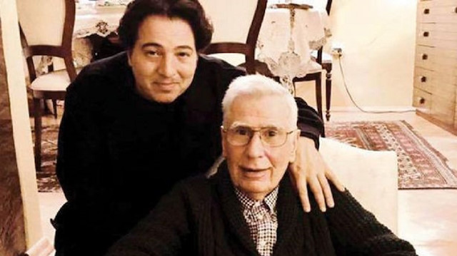 Ünlü piyanist Fazıl Say'ın babası Ahmet Say, oğlunun barışçıl bir tavır sergilediğini söyleyerek destek verdi. 