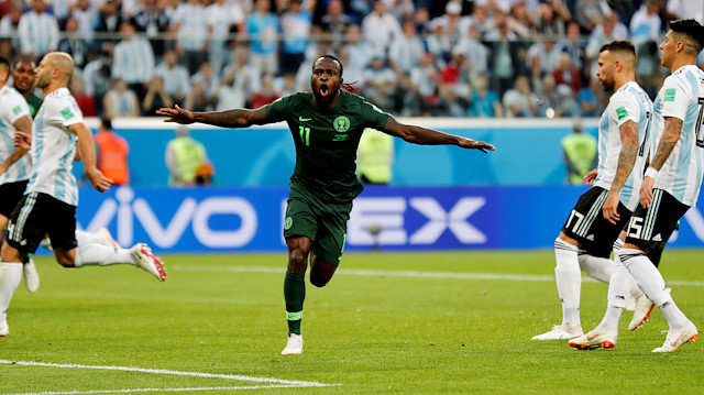 Victor Moses, Nijerya Milli Takımı formasını 38 kez giyerken 12 gol atma başarısı gösterdi.