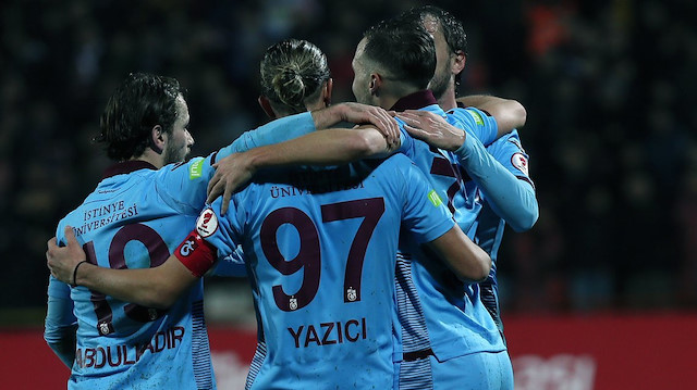 Trabzonspor, Balıkesirspor'u 3-1 mağlup ederek Türkiye Kupası'nda çeyrek finale yükseldi.