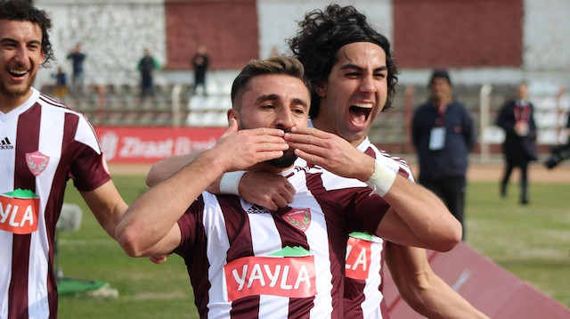 Hataysporlu oyuncuların Başakşehir'e karşı buldukları gol sonrası sevinci.