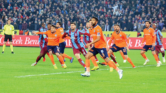 Tranbzonspor Medipol Başakşehir maçında alınan kararlar tepkiye neden olmuştu.