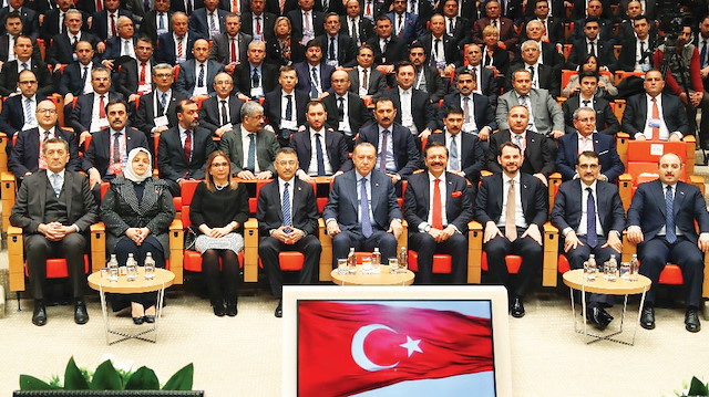 Türkiye Ekonomi Şurası toplantısına Cumhurbaşkanı Erdoğan’a; Yardımcısı Fuat Oktay ile 6 bakan eşlik etti.