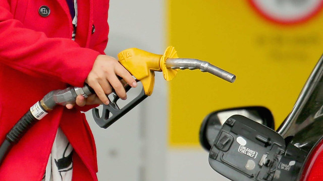 Benzinin litresi İstanbul'da 6,15 liradan satılıyor.