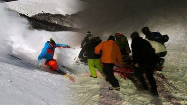 ​Kurtarma ekipleri, Daci’nin cansız bedeninin 5 metre kalınlıktaki karın altından çıkarıldığını duyurdu. 