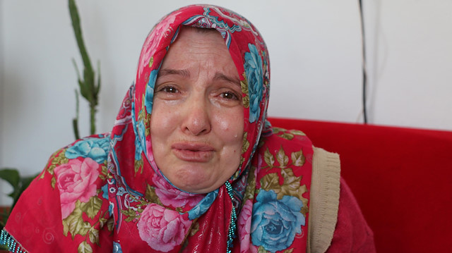 Evde engelli eşi ve tek çocuğu ile yaşayan anne Perihan Altındağ, evini taşlayanların bulunmasını istiyor.