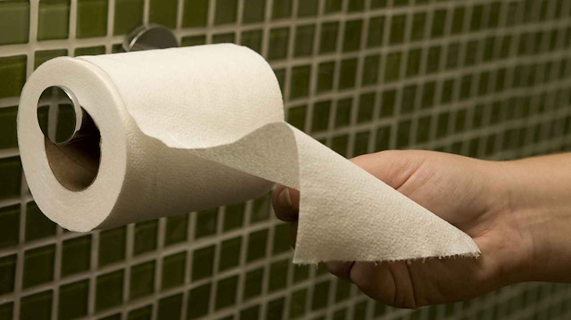 Alman internet sitesi, tuvalet kağıdının ciltte tahrişe sebep olduğunu belirterek su kullanımını önerdi.