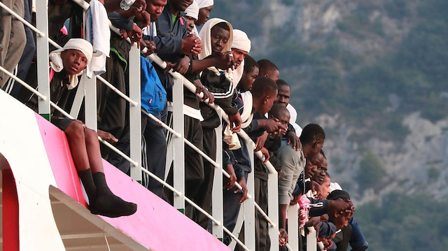 12 gündür gemide bekletilen mülteciler, Avrupa ülkeleri arasında paylaşım yapılacak.