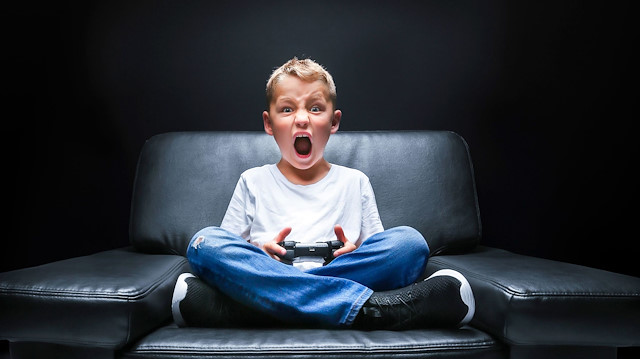 Çocuklar oynadıkları dijital oyunlarda bir eylemi sürekli ve düzenli yaptıkları için aslında o eylemin pratiğini yapıyor.