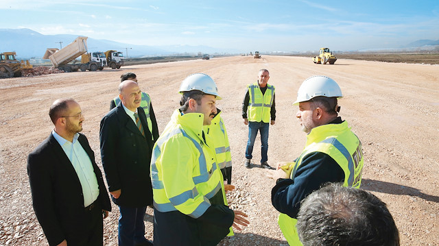 ​Tokat Belediye Başkanı Eroğlu, havalimanı inşaatındaki çalışmaları inceledi. 