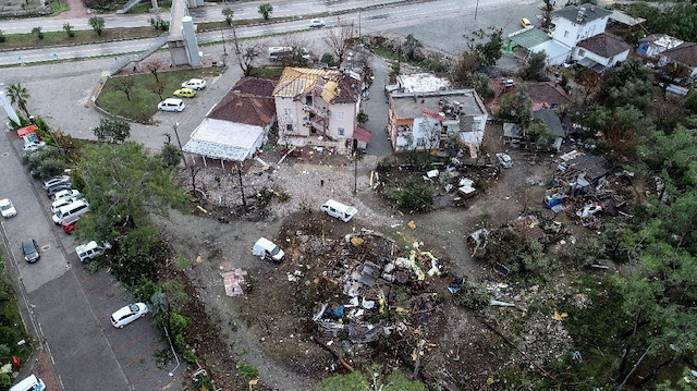 Antalya’daki fırtınada 197 elektrik direği yıkıldı, 212 kilometrelik elektrik hattı hasar gördü.