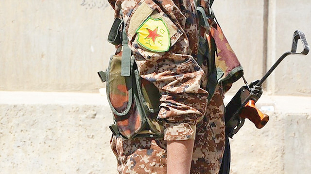 YPG'li terörist (Arşiv)