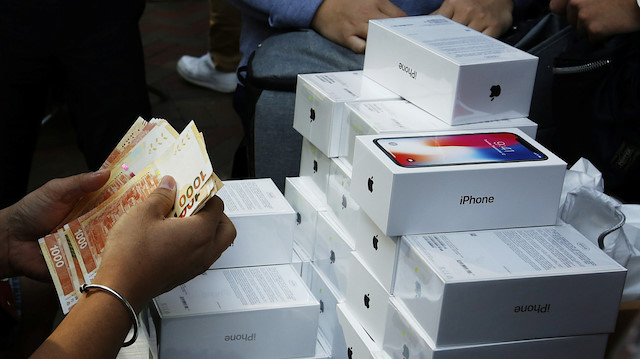 Çin'de iPhone satışları yüzde 13 düşmüştü.