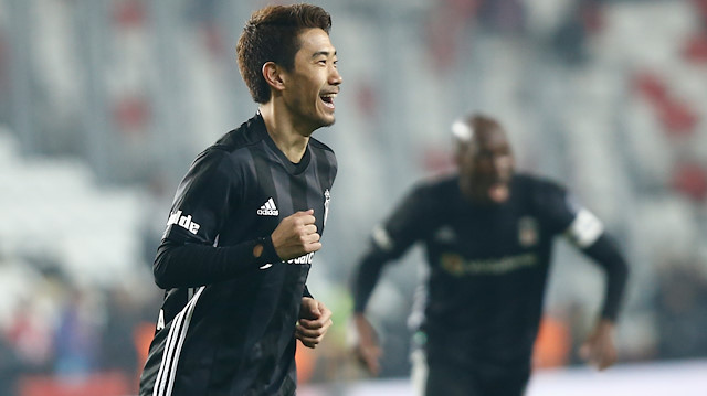 Beşiktaş'ın yeni transferi Kagawa, Süper Lig'de çıktığı ilk maçta 2 gol atma başarısı gösterdi.