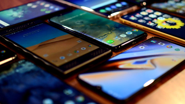 Uzmanlara göre 2019 yılı katlanabilir ve 5G destekli akıllı telefonların yılı olacak. 