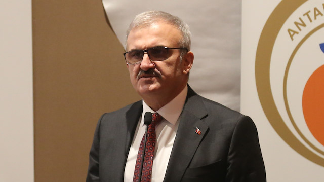 Antalya Valisi Münir Karaloğlu.