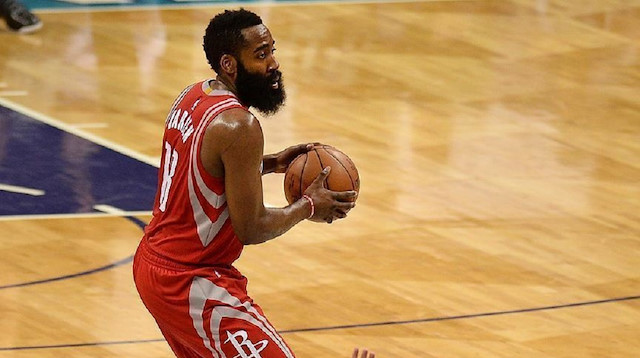 Houston Rockets defeated Phoenix Suns 118-110 in the NBA on Monday as Rockets' All-Star point guard James Harden scored 44 points.