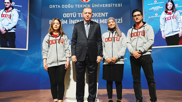 ODTÜ Teknokent Açılışı’na katılan Erdoğan’ı ODTÜ’lü öğrenciler karşıladı.