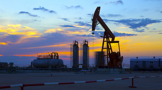OPEC'in kesinti kararı ve ABD'nin Venezuela yaptırımları petrolün varilinin 62 doların altına inmesini engelliyor.​