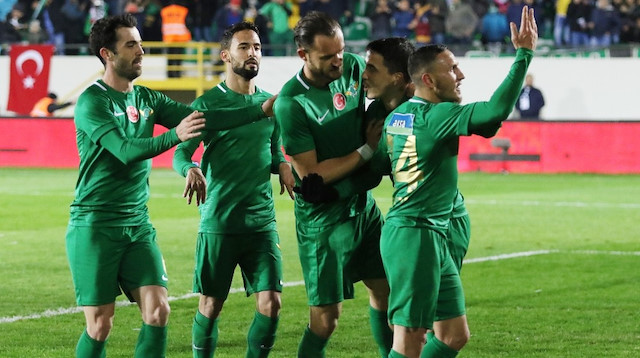 Akhisarspor, Türkiye Kupası çeyrek final ilk maçında Kasımpaşa'yı 3-1 yendi.